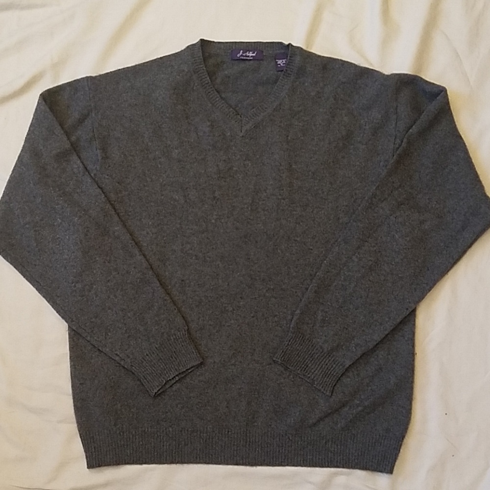 J. Ashford 100% Cashmere V-Neck Sweater